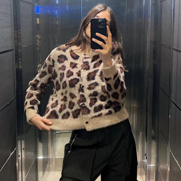 Leopar Desenli Yumuşak Triko Hırka