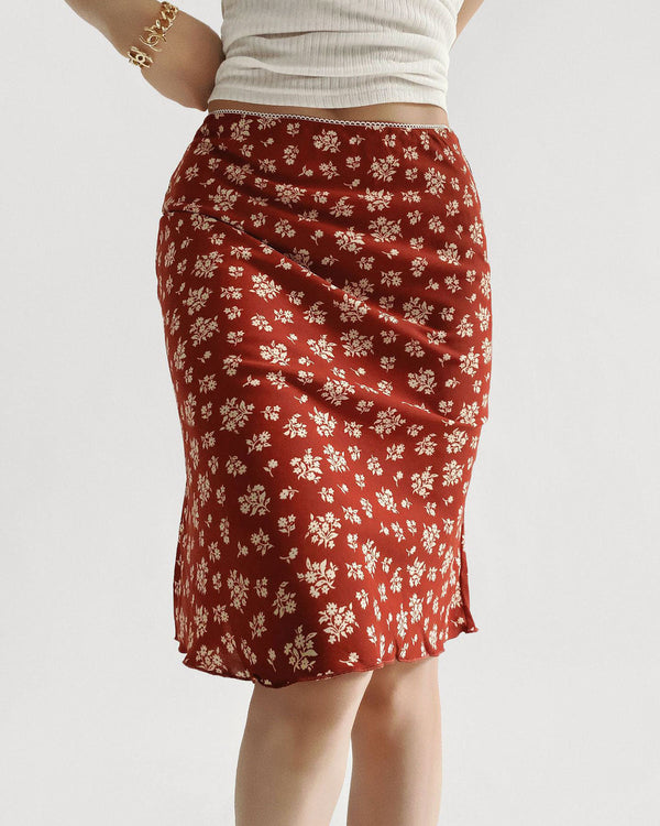 Kırmızı Çiçekli Düz Diz Boyu Etek